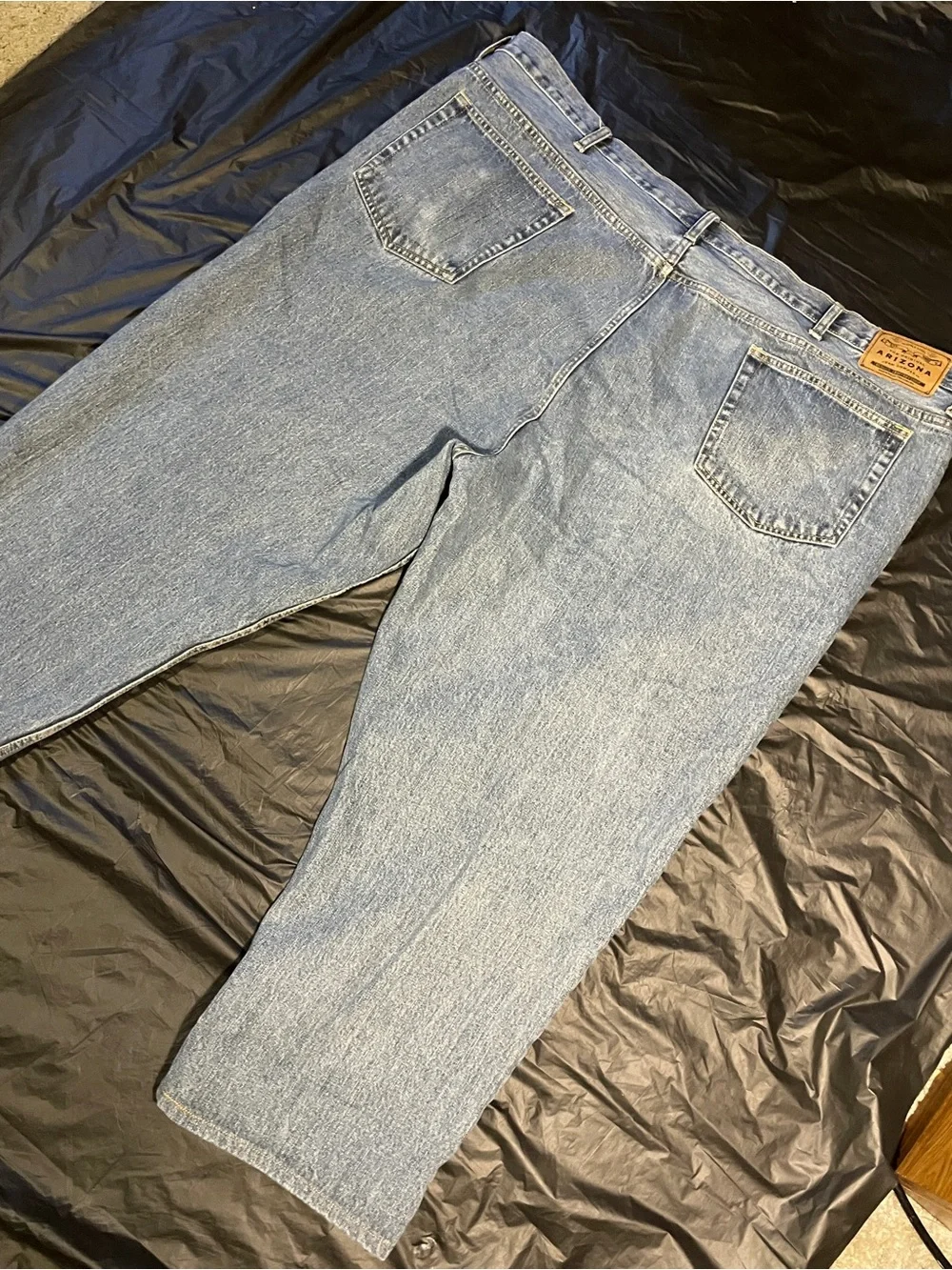 Arizona Jean Co Mens Relaxed Fit Light Wash Denim Jeans 52x29